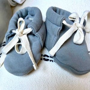 Quincy Mae booties (0-3 months). Excellent condition